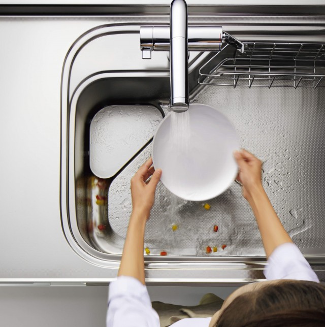 150423cleanapcleanlady