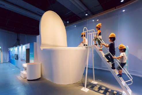日本科学未来館で開催されたトイレ企画展の展示ブース