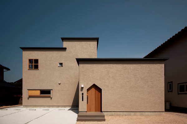 ＜内装材・外装材・舗装材分野＞ 宇佐美建築設計室：現場名：パラペット小庇の家（鳥取県）