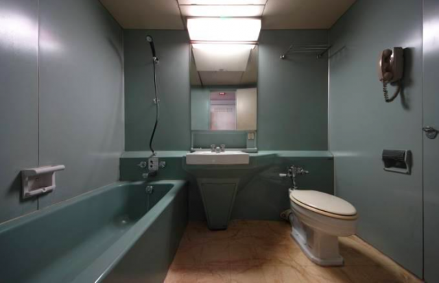 初代ユニットバスルーム（ホテルニューオータニで ２０１４年７月撮影）