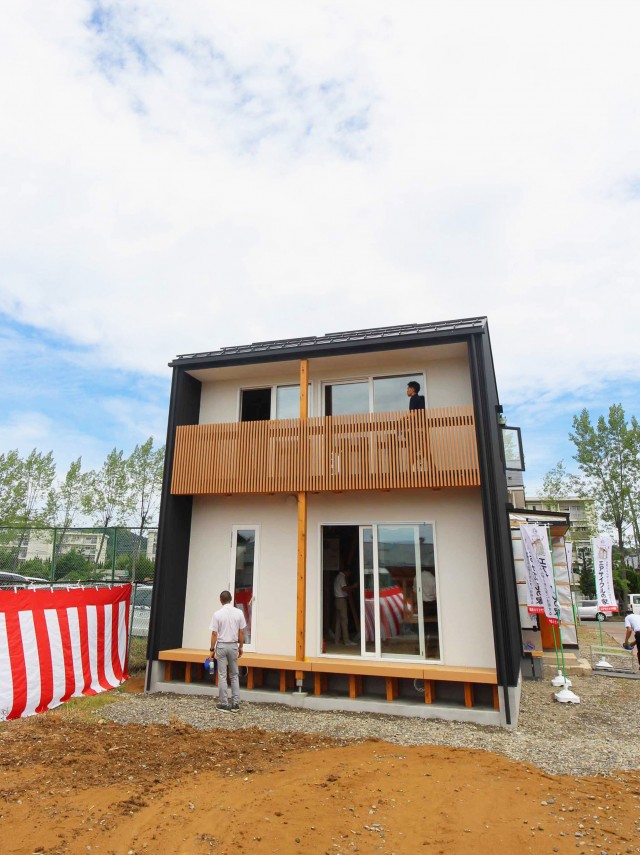 エアサイクル棟。まだ完成前で、植栽し外構も大幅に作りこむ予定。設計コンセプトは①流行に左右されない素材と間取り②パッシブデザイン③減築による室内環境の改善④これからの家族の暮らし方提案だ