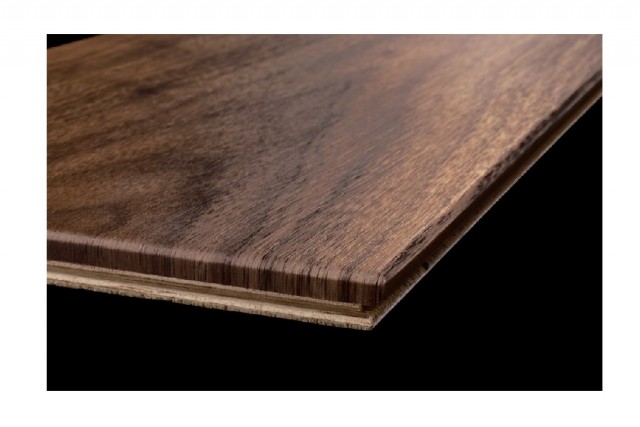 化粧シートを四周木口面にまで巻き込んだ意匠性が持ち味