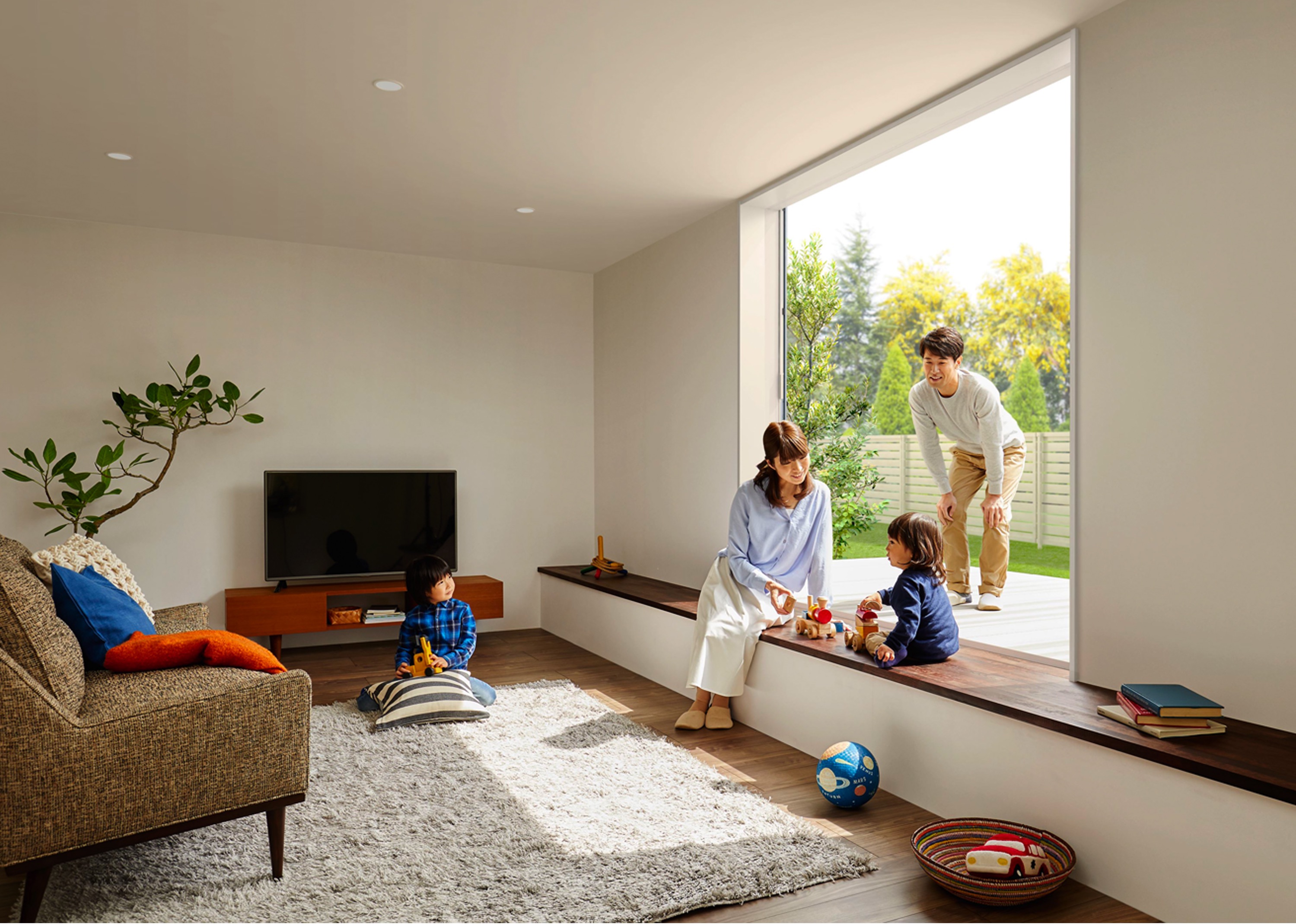 LIXIL、景色を遮らない新しい窓「LW」を8月発売 | 新建ハウジング