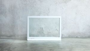 透明ガラスを使ったスタイリッシュなパネルヒーター発売