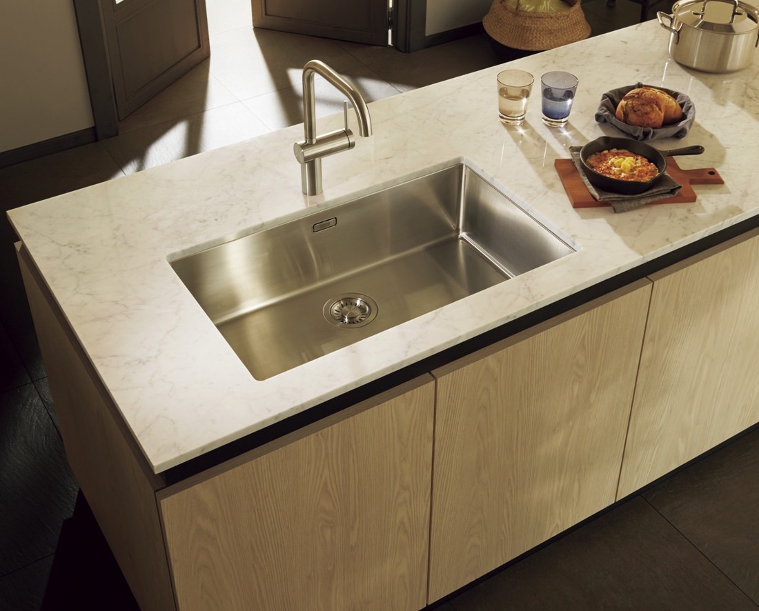 【新品未開封】初版！あたりのキッチン! 1.2 楽天市場】TOSTEM タッチ付シリンダ錠セット簡易電気 防犯