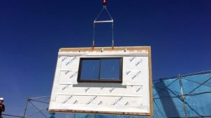 ウッドステーション、早大と共同で木造大型パネル住宅の公開施工実験
