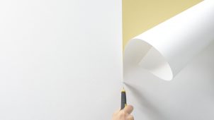 日本エムテクス、卵殻を再利用した壁紙の調湿性・施工性を向上
