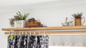 トーソー、カーテンレール上に棚板を付ける新商品発売