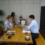 続いて住宅ローンの契約。主に夫が説明を受けて借入金額などの判断を行う