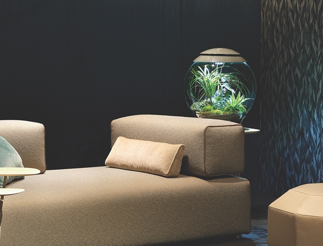 透明ドーム内に自然の景観を再現　グリーンインテリア発売