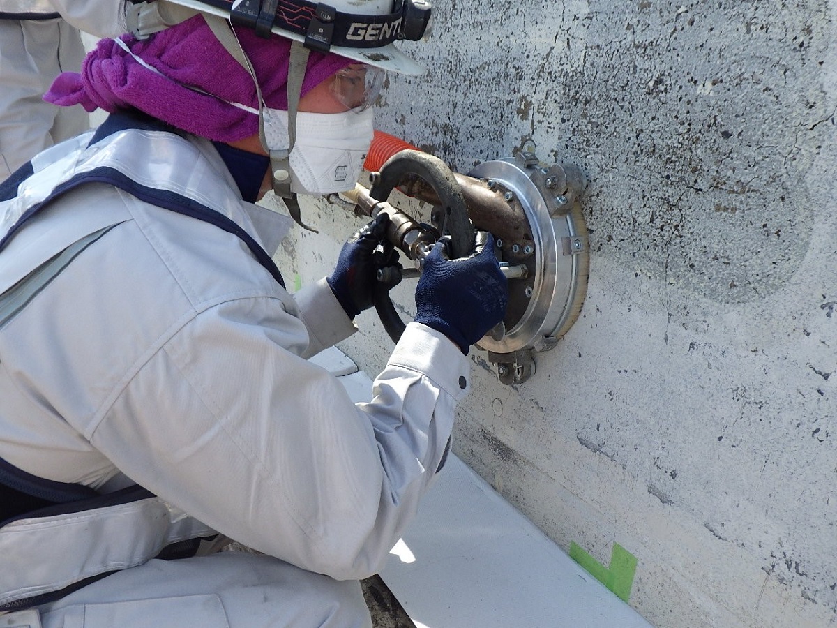 コンクリート・鋼構造物の旧塗膜等を除去する新工法