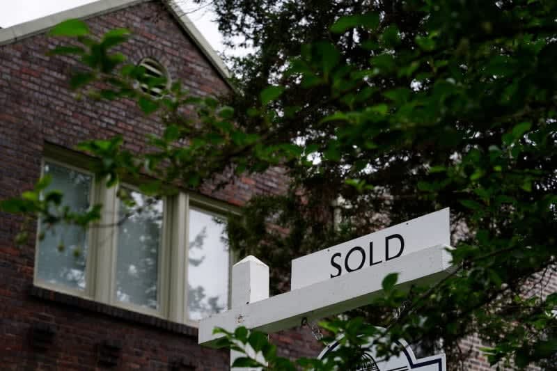 米住宅購入、10月は3割超が全額現金払い　金利上昇で＝仲介会社調査