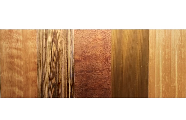 ="天然木の個性的な色・表情をそのまま突板に" 天然木の個性的な色・表情をそのまま突板に