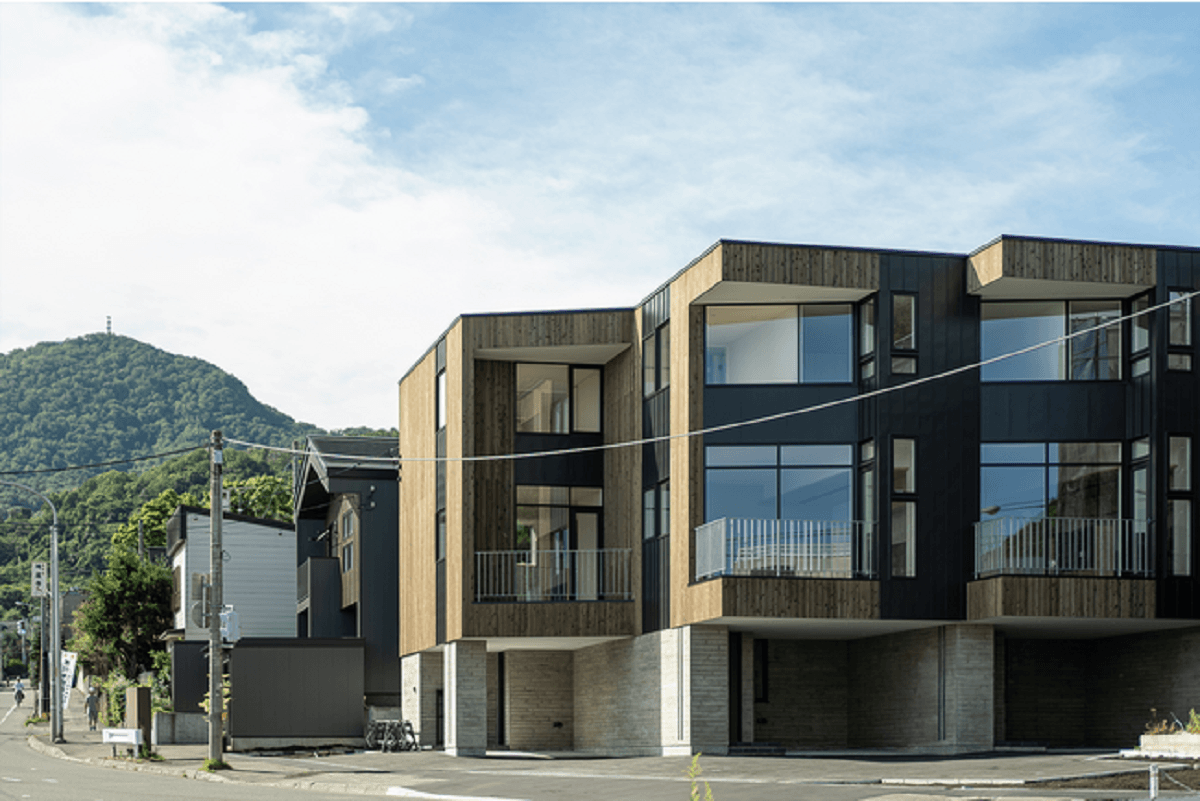三五工務店、札幌市に道産材の木造分譲マンションを竣工