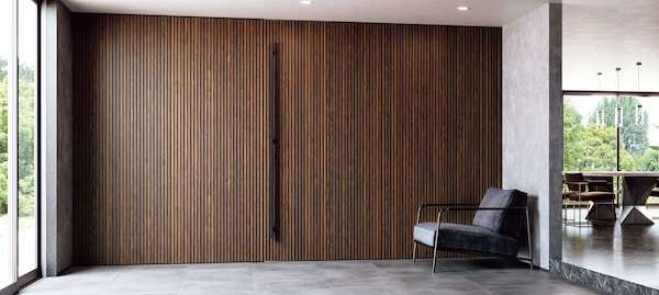 永大産業、ハイエンド向けにリブデザインの室内ドア・壁材を発売