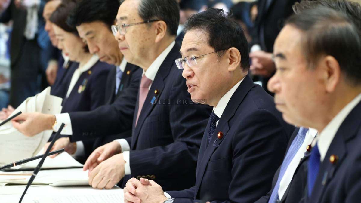 トラック運転手、10％賃上げ　荷待ち年125時間削減―政府計画