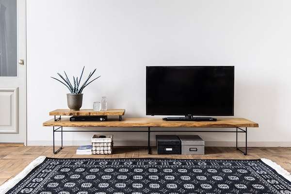 オーク無垢材のテレビボードなど5製品を発売