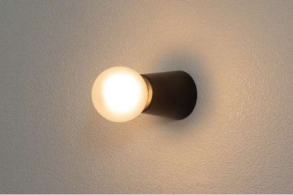 ="電球が主役のシンプルな壁付け照明を発売" 電球が主役のシンプルな壁付け照明を発売
