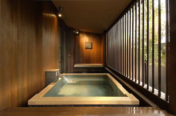 ="短工期で乾きやすいセミオーダータイプの石貼り浴槽" 短工期で乾きやすいセミオーダータイプの石貼り浴槽