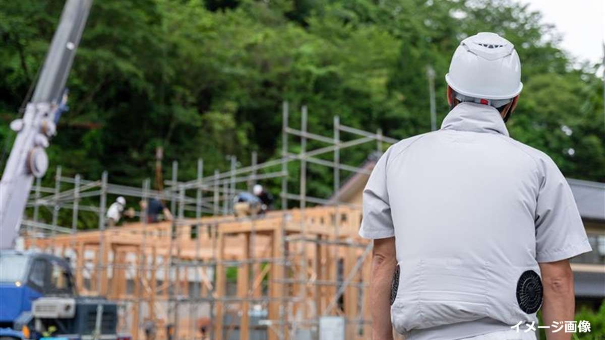 ="厚労省、ファン付き作業服への補助拡大を検討 全年齢対象に" 厚労省、ファン付き作業服への補助拡大を検討 全年齢対象に